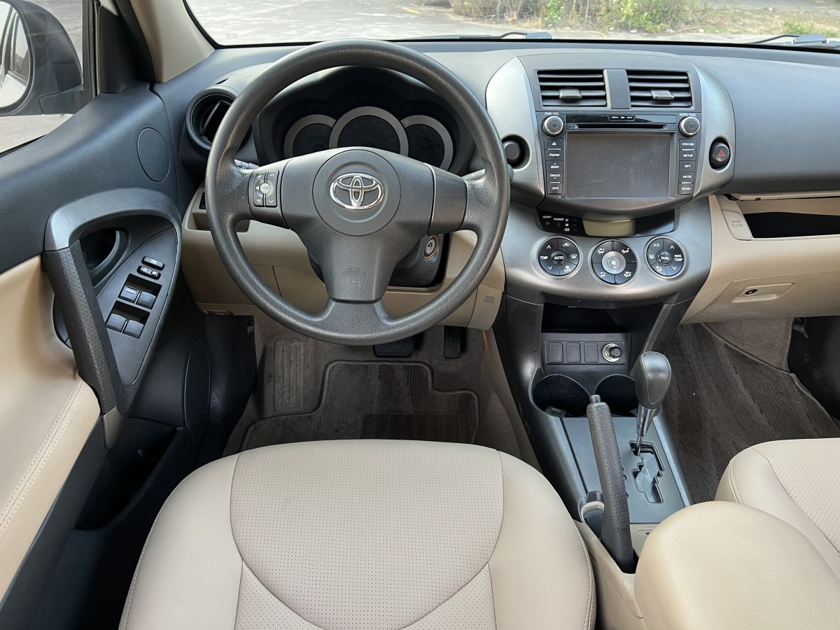 豐田 RAV4  2019款 榮放 2.0L CVT兩驅(qū)先鋒版圖片