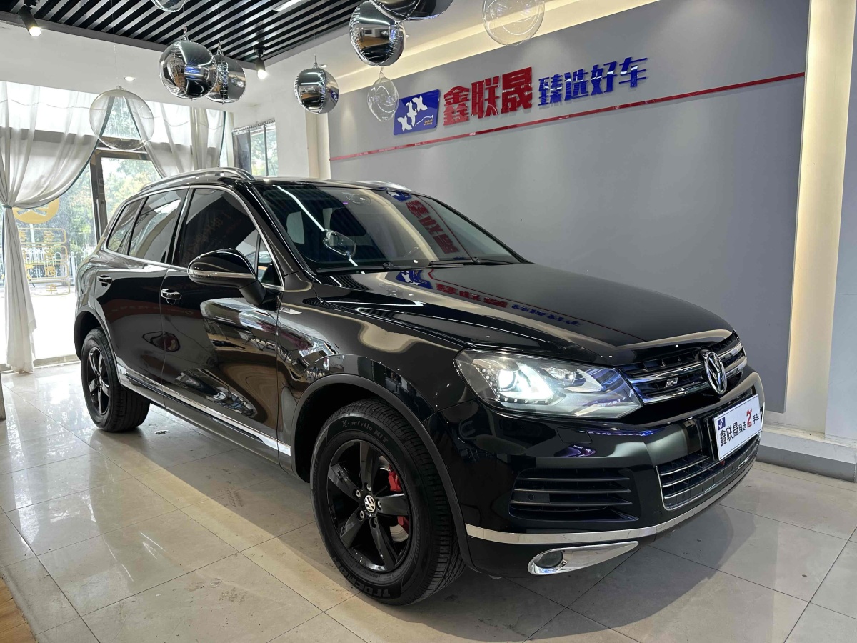 大眾 途銳  2014款 3.0TSI 黑色探險(xiǎn)者圖片