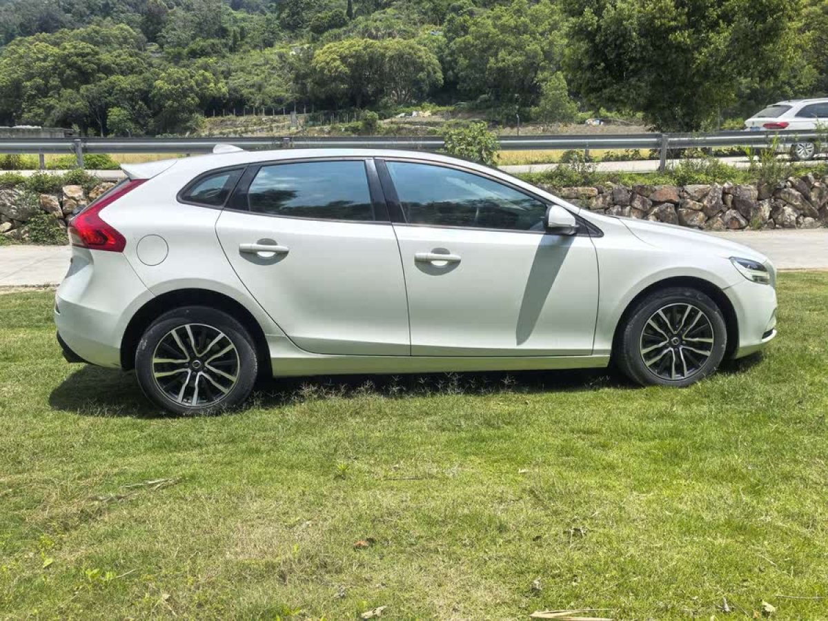 沃爾沃 V40  2017款 T3 智逸版圖片