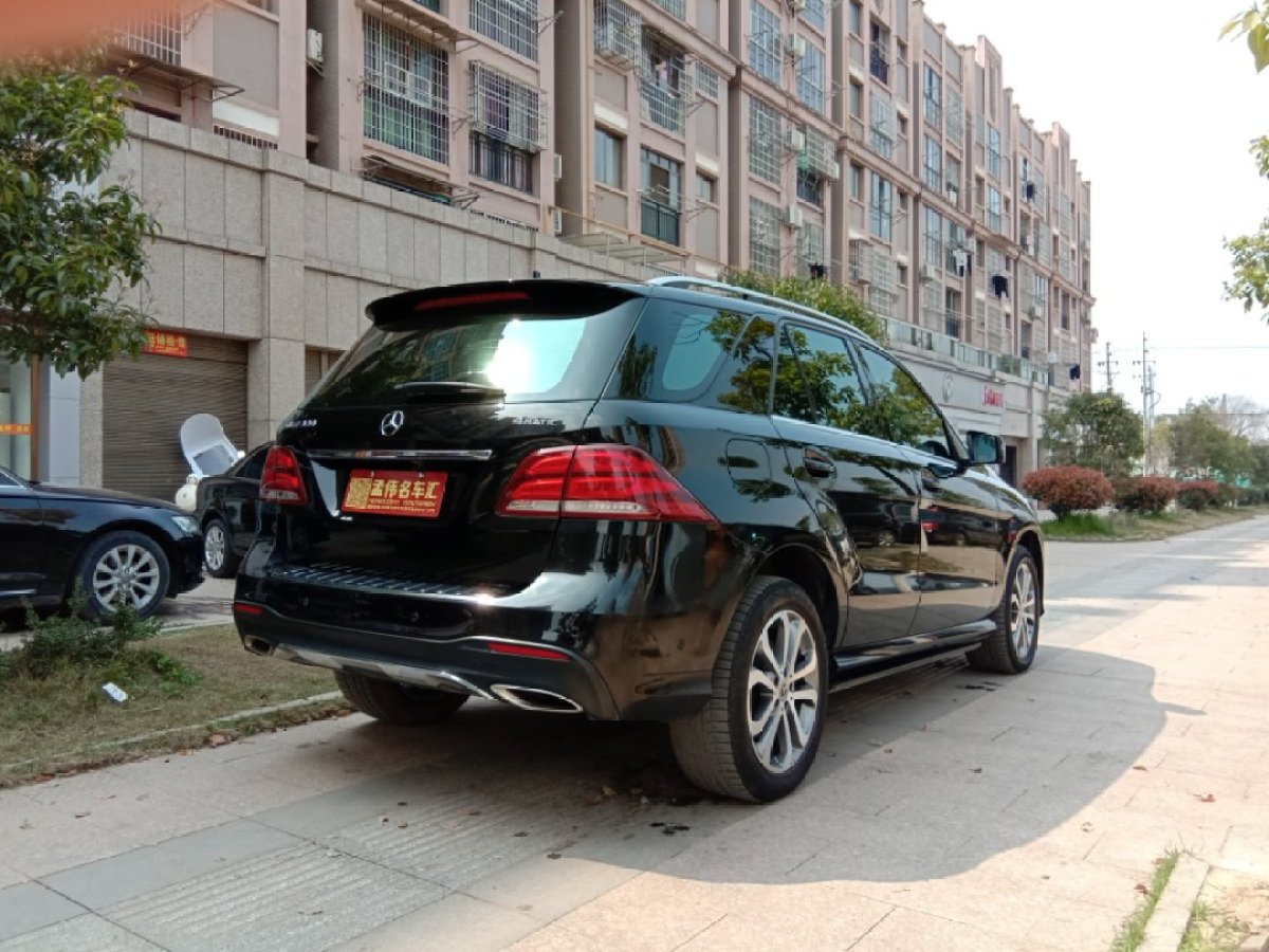 奔馳 奔馳GLE  2017款 GLE 320 4MATIC 豪華型圖片