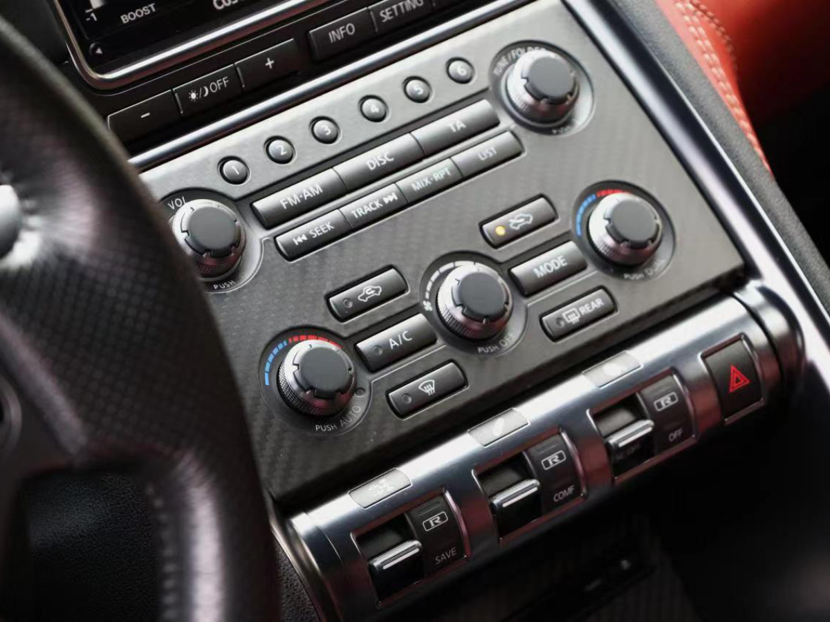 日产 GT-R  2014款 3.8T Premium Edition 棕红内饰图片