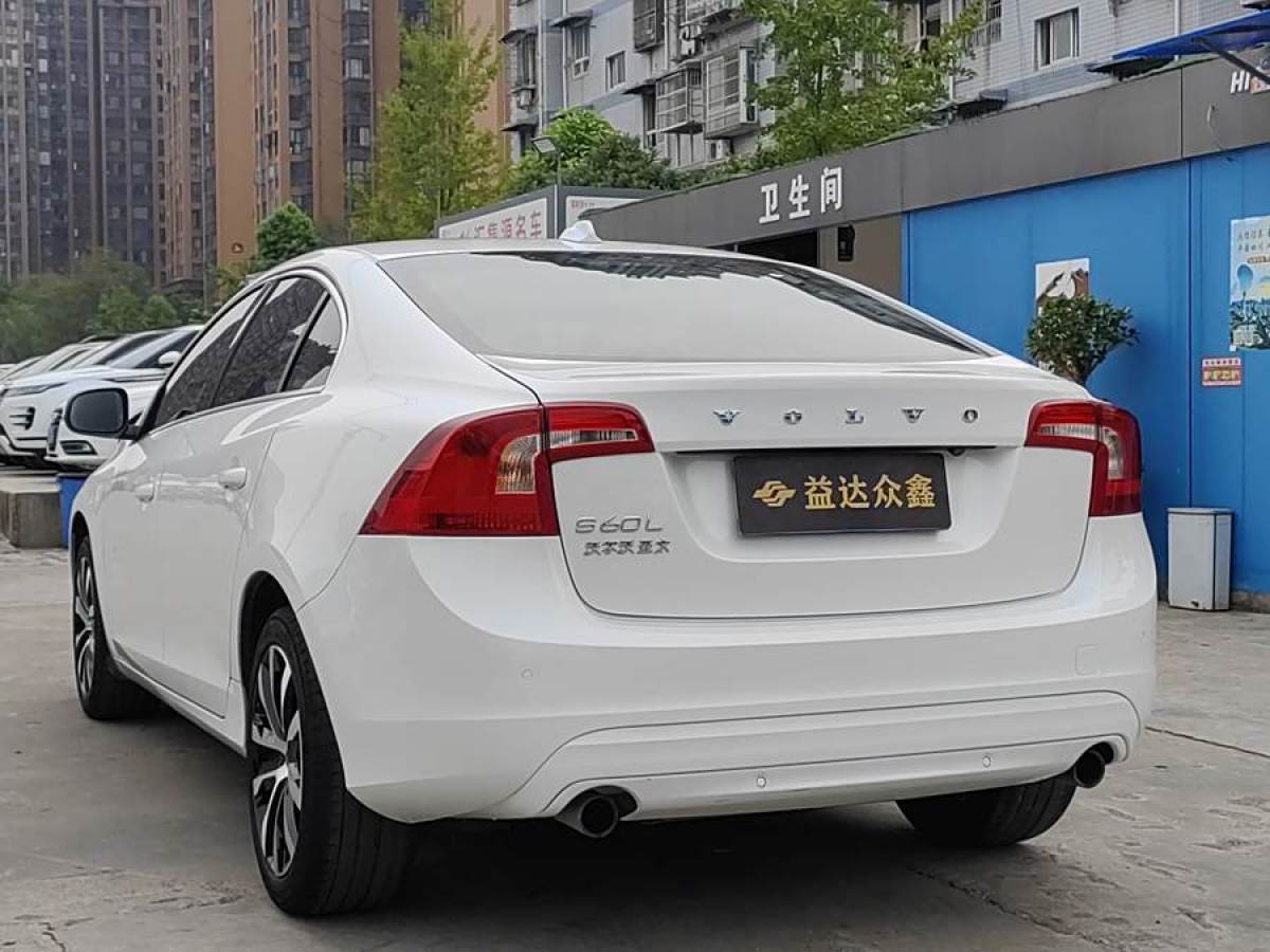 沃爾沃 S60L  2018款 T3 智進(jìn)進(jìn)取版圖片