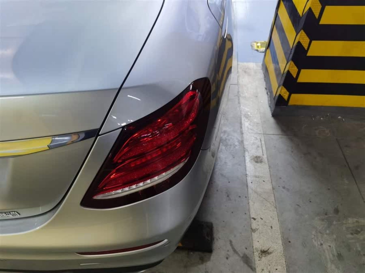 奔馳 奔馳E級(jí)  2019款 E 260 L 運(yùn)動(dòng)型圖片