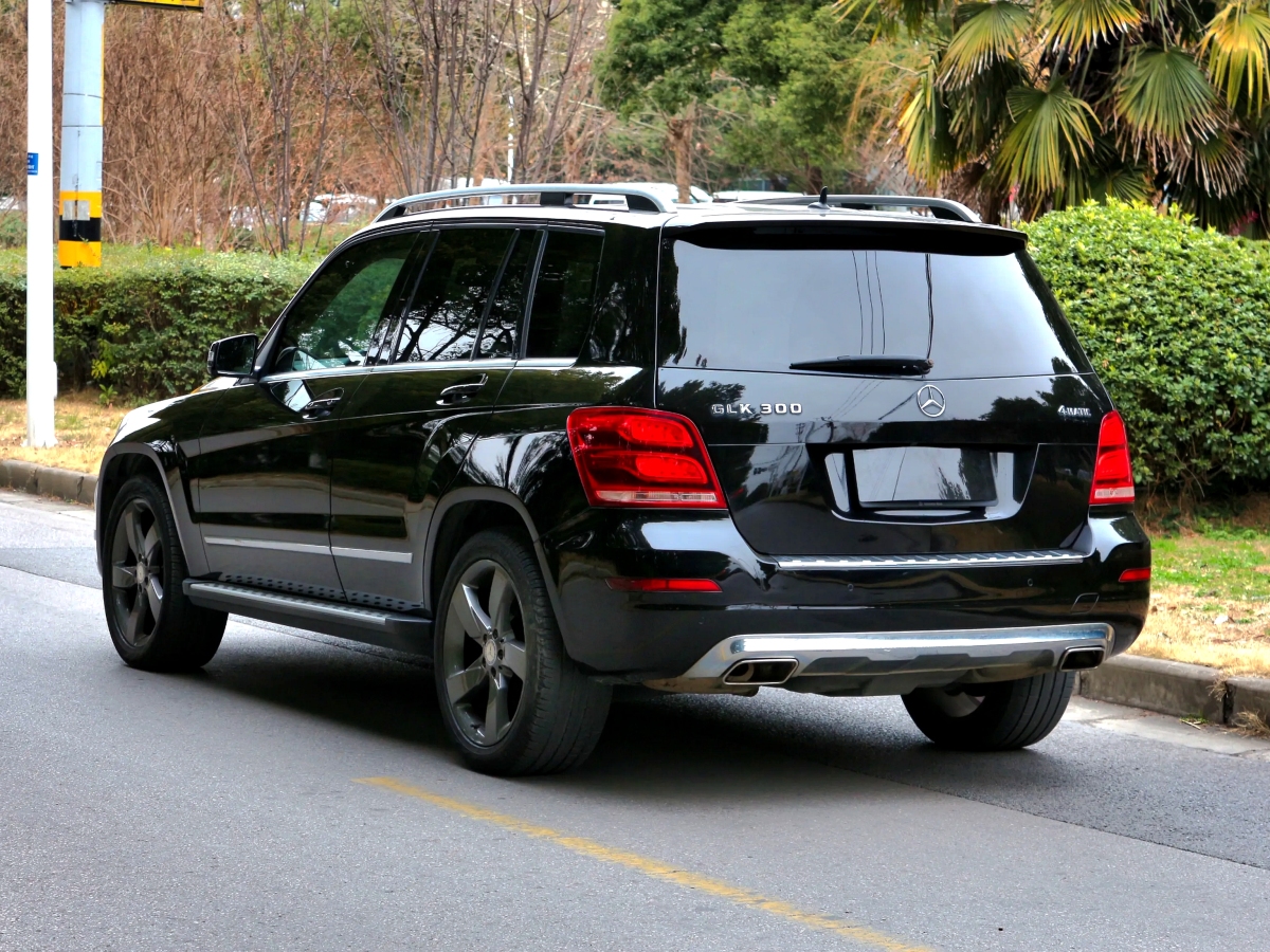 奔馳 奔馳GLK級(jí)  2013款 GLK 300 4MATIC 動(dòng)感天窗型圖片