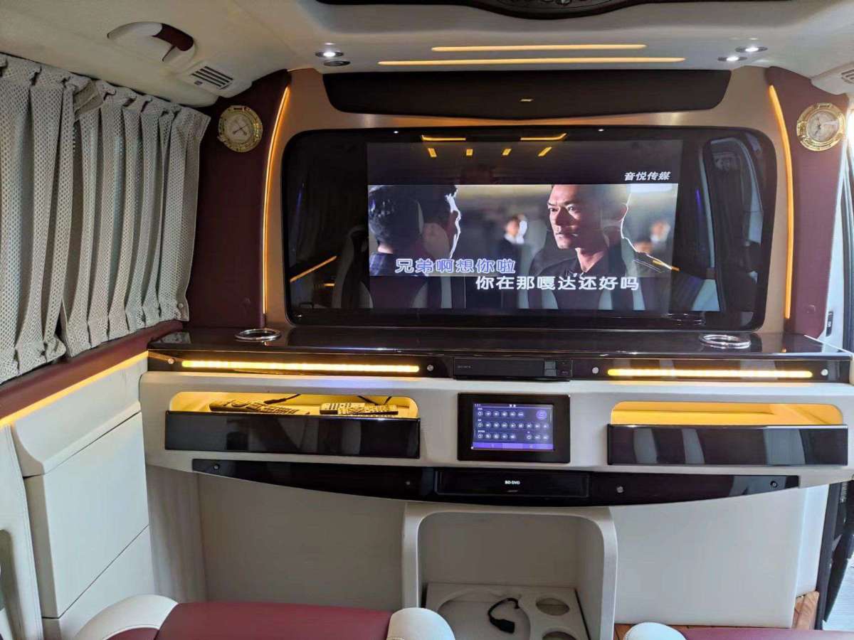 奔驰 威霆  2013款 3.0L 精英版图片