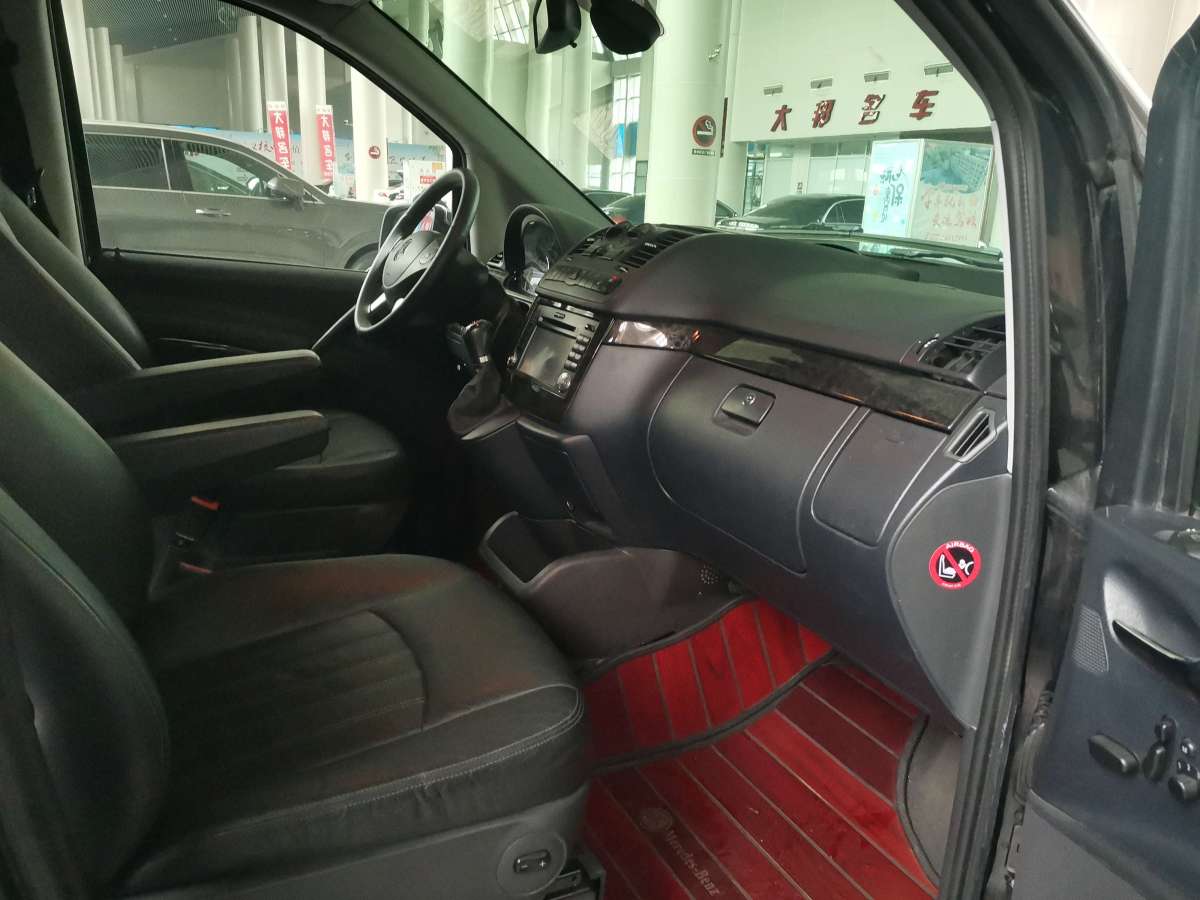 2011年6月奔驰 奔驰唯雅诺  2011款 3.5L 125周年纪念版 7座