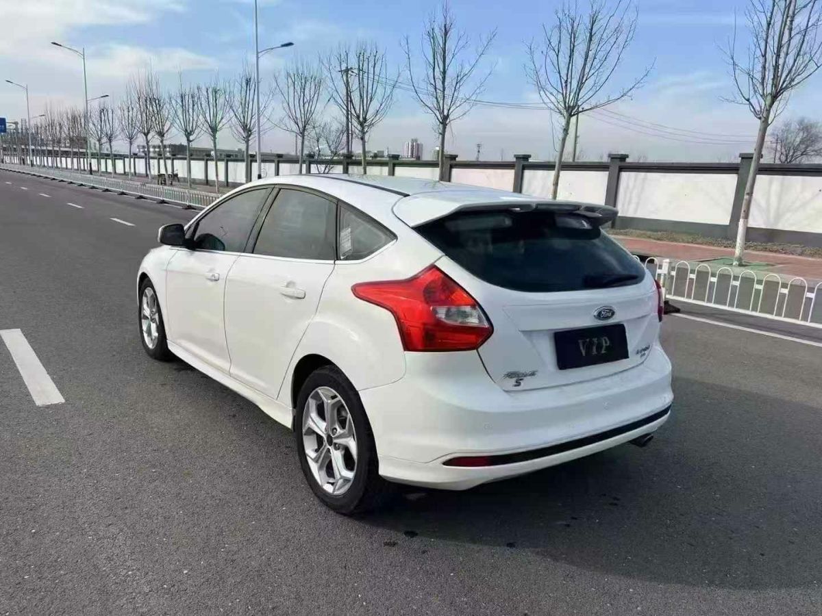 福特 ?？怂? 2013款 2.0T ST 標(biāo)準(zhǔn)版圖片