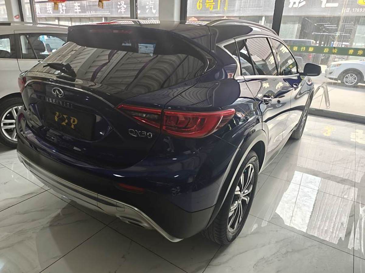 英菲尼迪 QX30  2017款 2.0T 四驅(qū)時尚版圖片