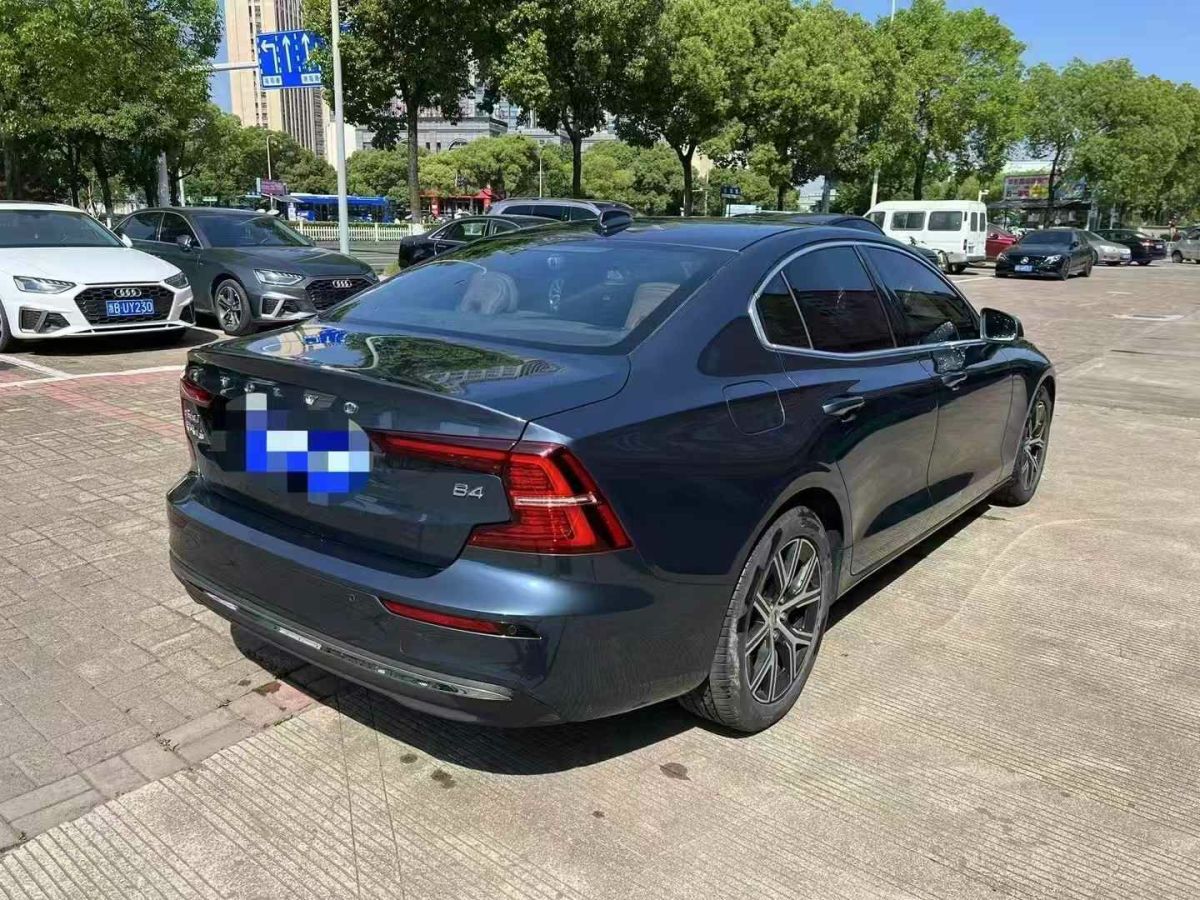 沃爾沃 S60L  2023款 B3 智行豪華版圖片