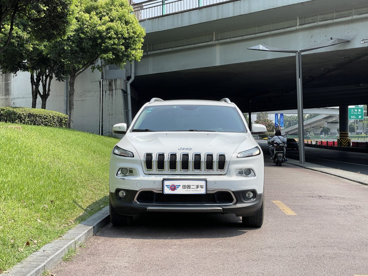 Jeep 自由光  2016款 2.4L 专业版图片