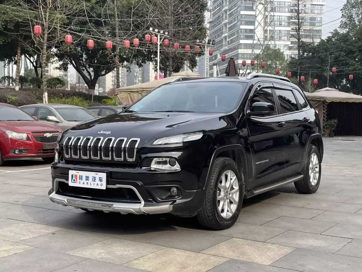 Jeep 自由光  2016款 2.4L 專業(yè)版圖片