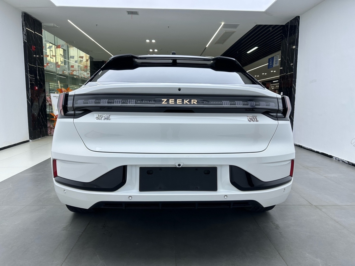 極氪 極氪001  2021款 長續(xù)航雙電機(jī) WE版圖片