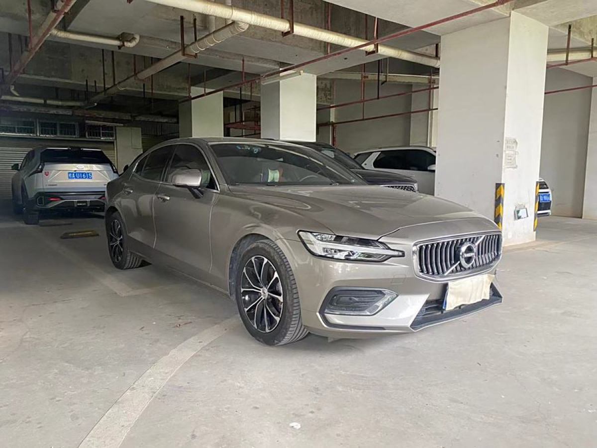 沃爾沃 S60L  2021款 T4 智逸豪華版圖片