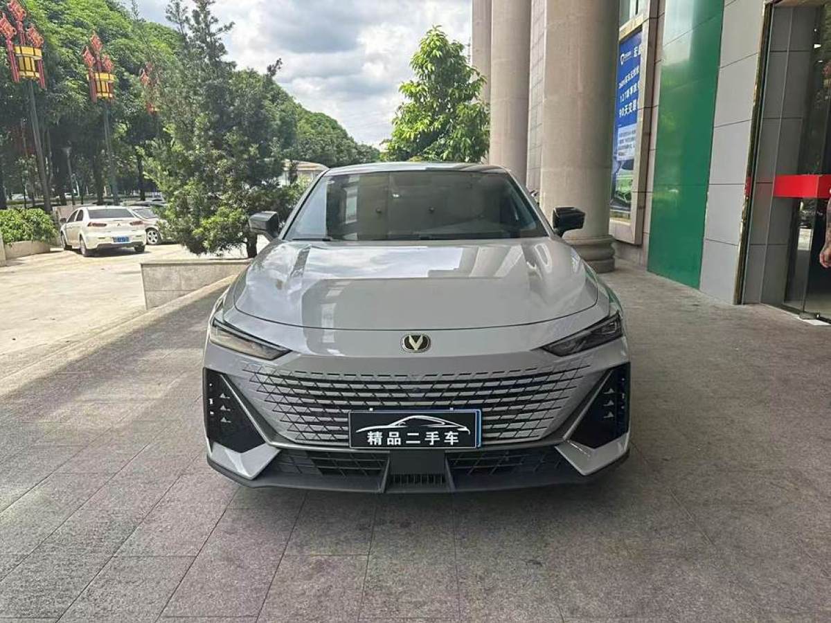 長(zhǎng)安 長(zhǎng)安UNI-V  2022款 1.5T 運(yùn)動(dòng)版圖片