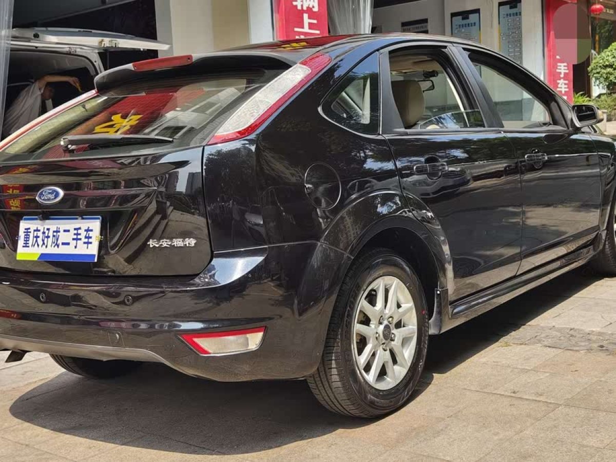 福特 ?？怂? 2009款 兩廂 1.8L 自動(dòng)時(shí)尚型圖片