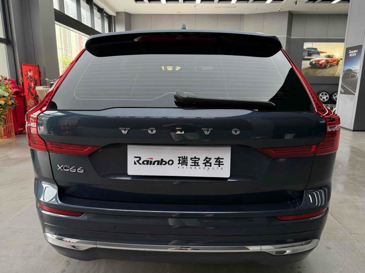 沃爾沃 XC60新能源  2023款 T8 插電混動 長續(xù)航四驅(qū)智雅豪華樂享版圖片