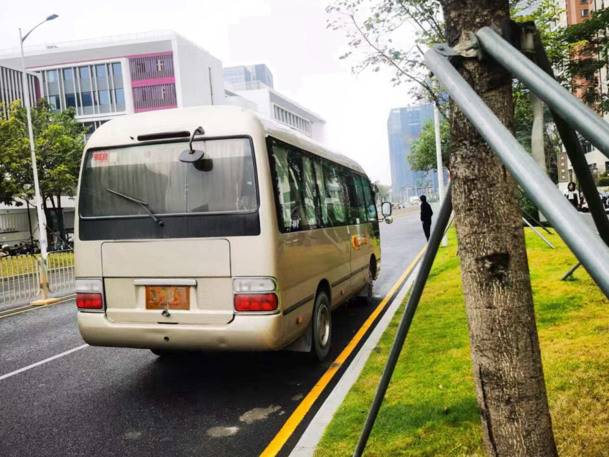 國(guó)六19座有公告晶馬旅游車圖片