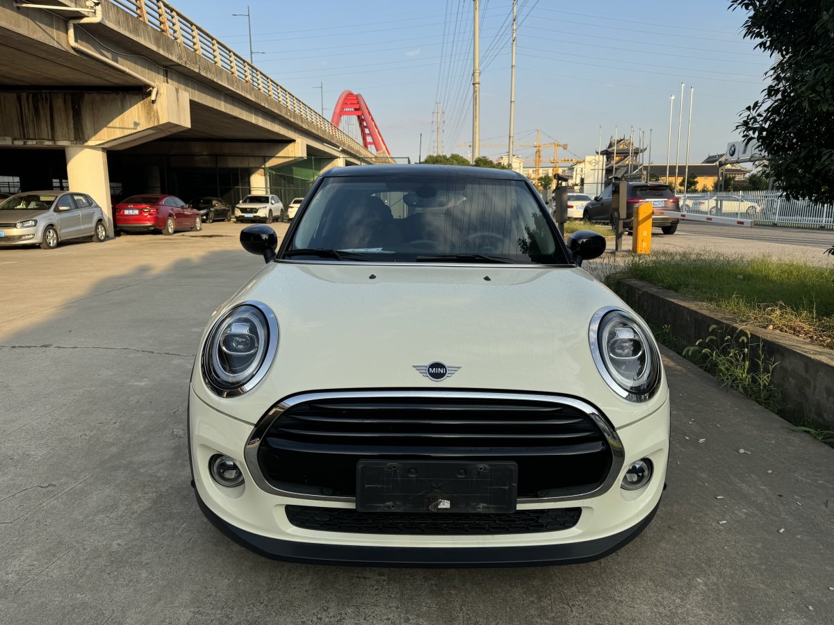 2020年6月MINI MINI  2019款 1.5T COOPER 經(jīng)典派 五門(mén)版