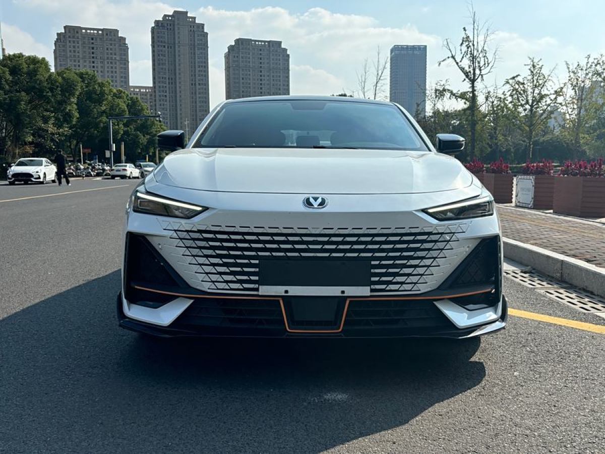 長(zhǎng)安 長(zhǎng)安UNI-V  2022款 1.5T 卓越型圖片