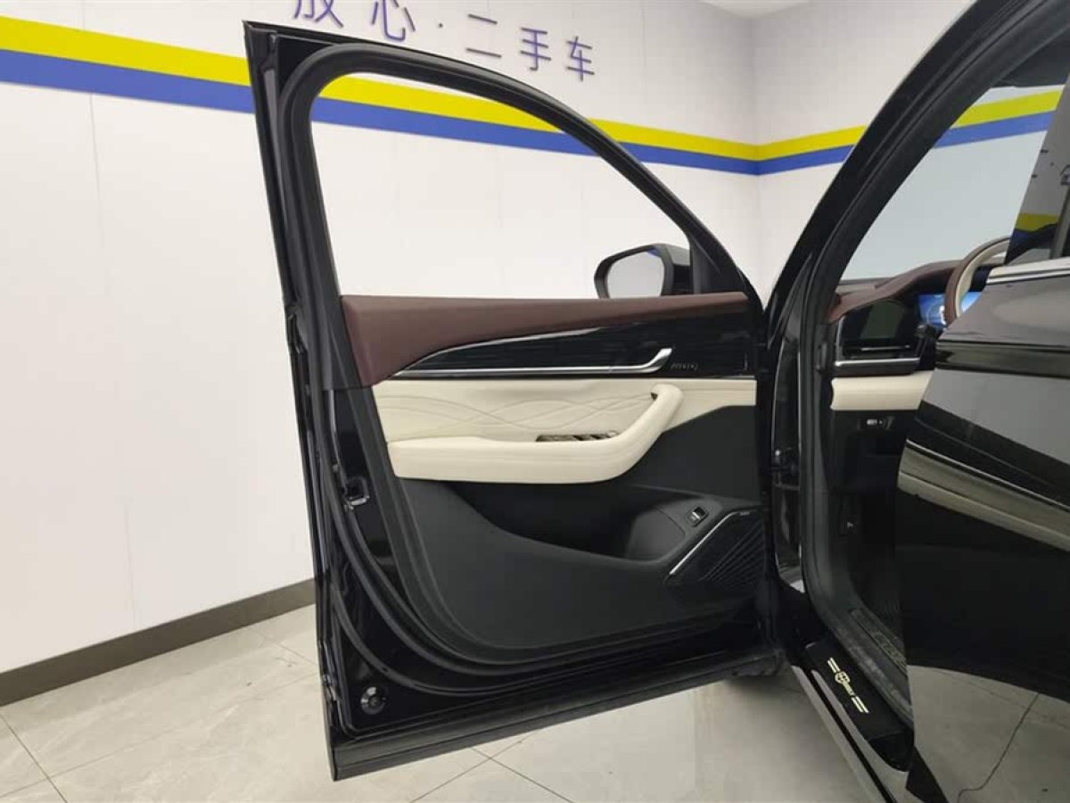 吉利 星越L  2021款 2.0TD DCT EVO兩驅(qū)智尊型圖片