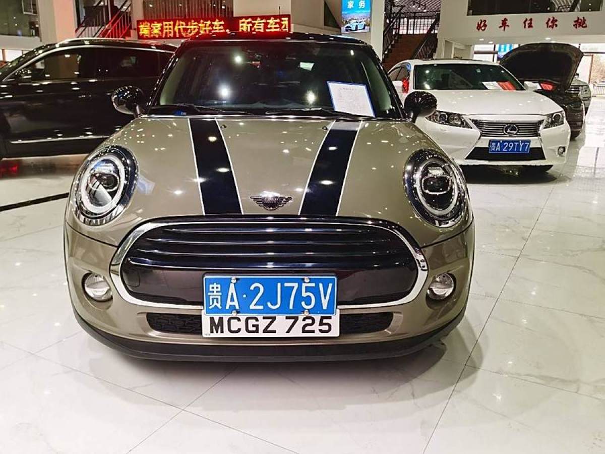 MINI COUNTRYMAN  2018款 1.5T COOPER 經(jīng)典派圖片