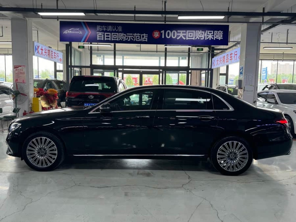 奔馳 奔馳E級  2022款 改款三 E 300 L 時尚型圖片