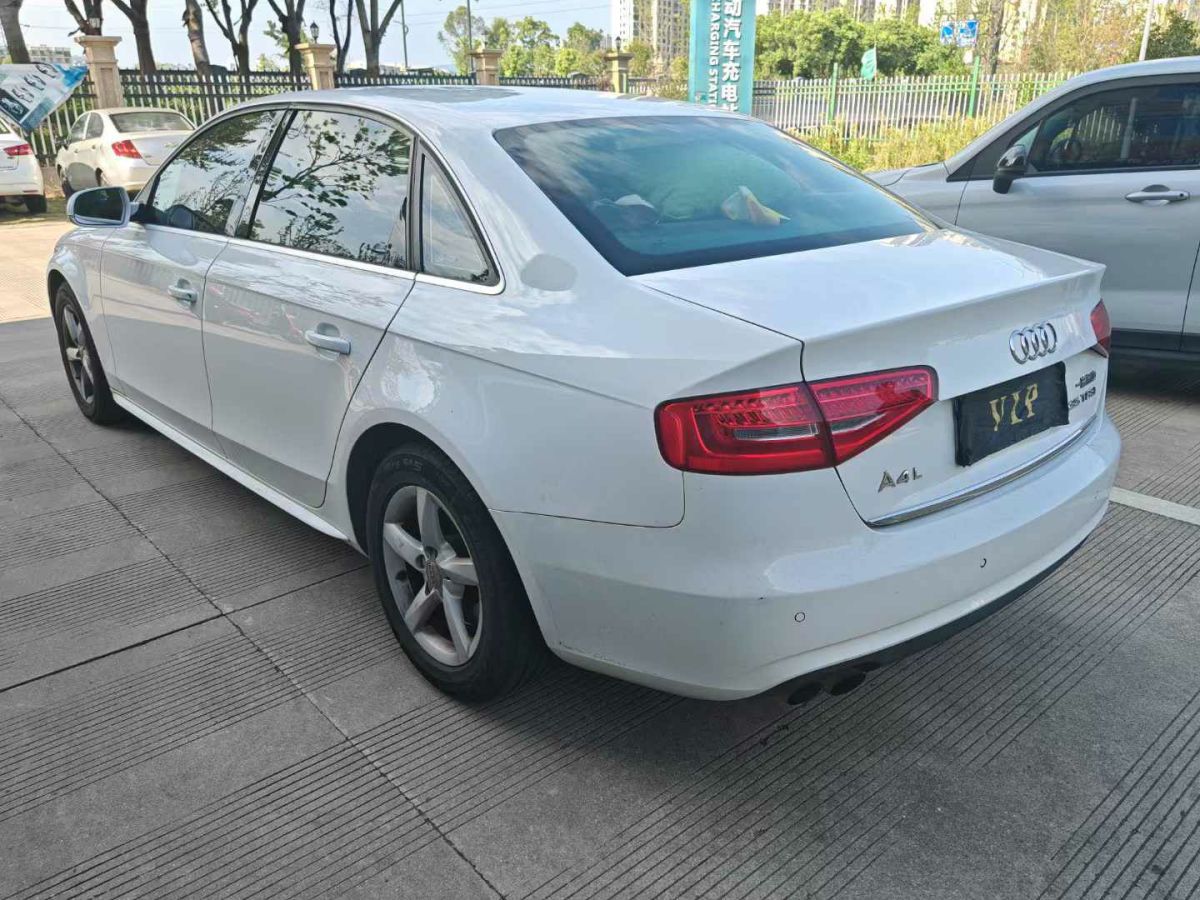 2015年1月奧迪 奧迪A4L  2015款 A4L 1.8TFSI 30TFSI 舒適型