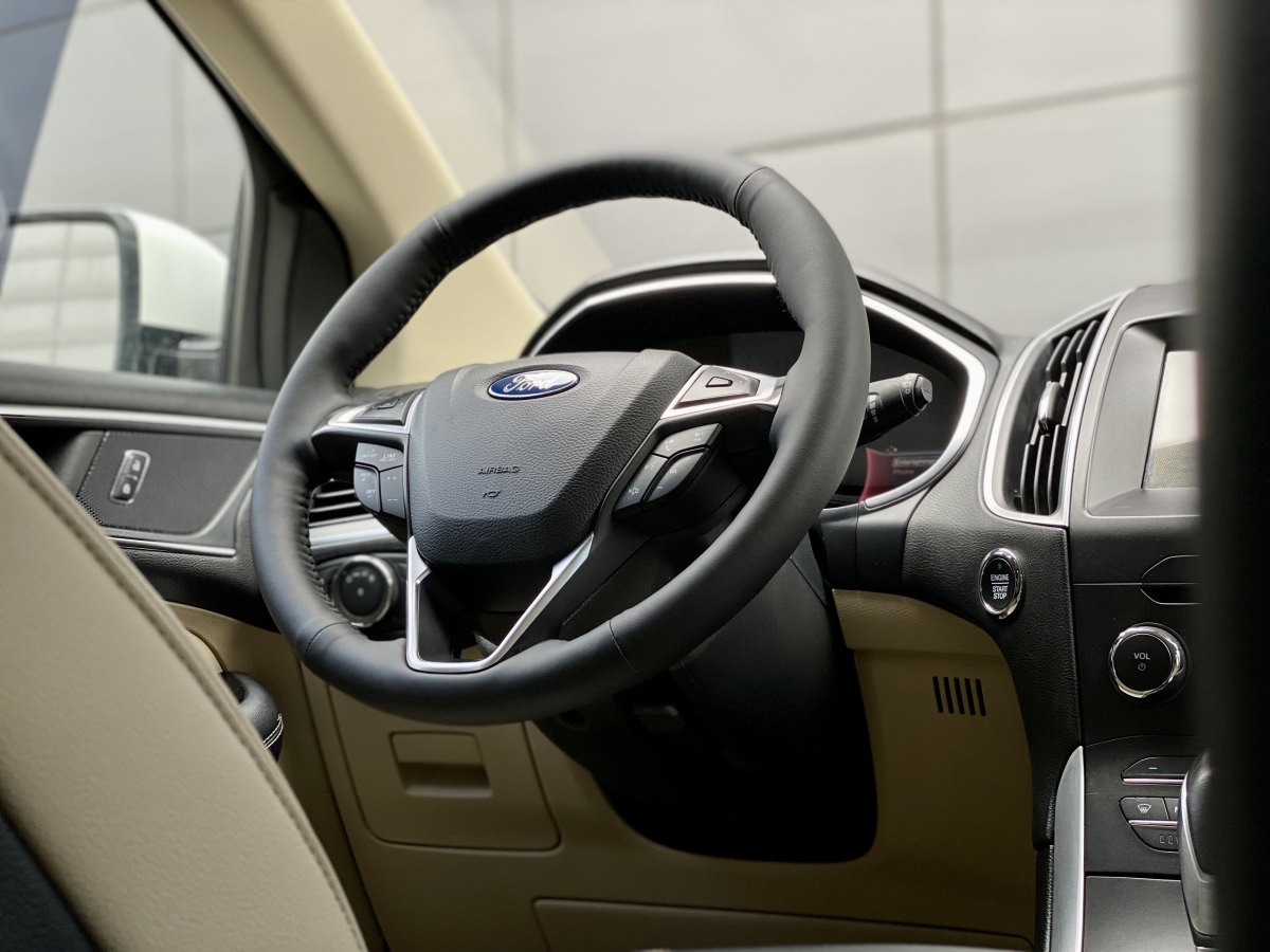 福特 锐界  2015款 2.0T GTDi 两驱豪锐型图片