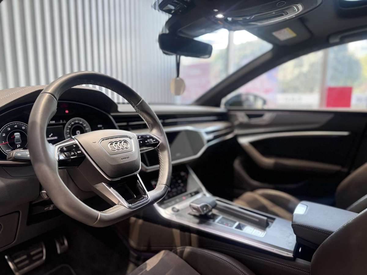 奧迪 奧迪A7L  2022款 45 TFSI quattro S-line 圣騎士圖片