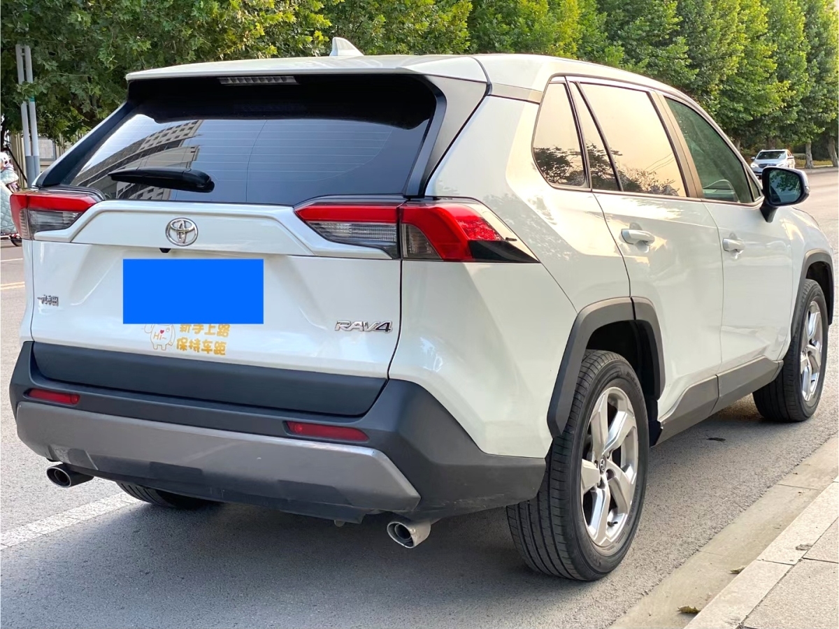 豐田 RAV4  2018款 榮放 2.0L CVT兩驅(qū)風(fēng)尚版圖片