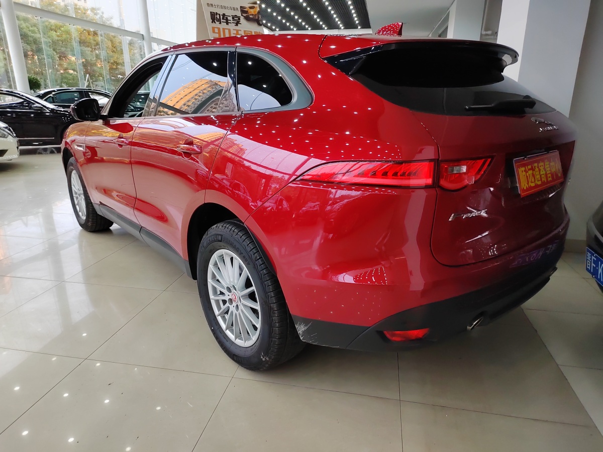 捷豹 F-PACE  2018款 2.0T 四驅(qū)都市尊享版圖片