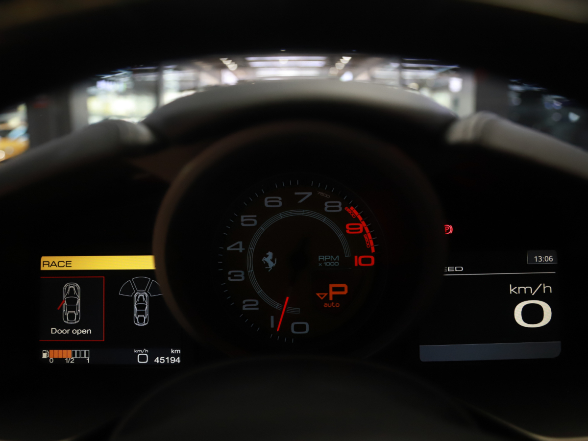 2014年12月法拉利 F12berlinetta  2013款 6.3L 標準型