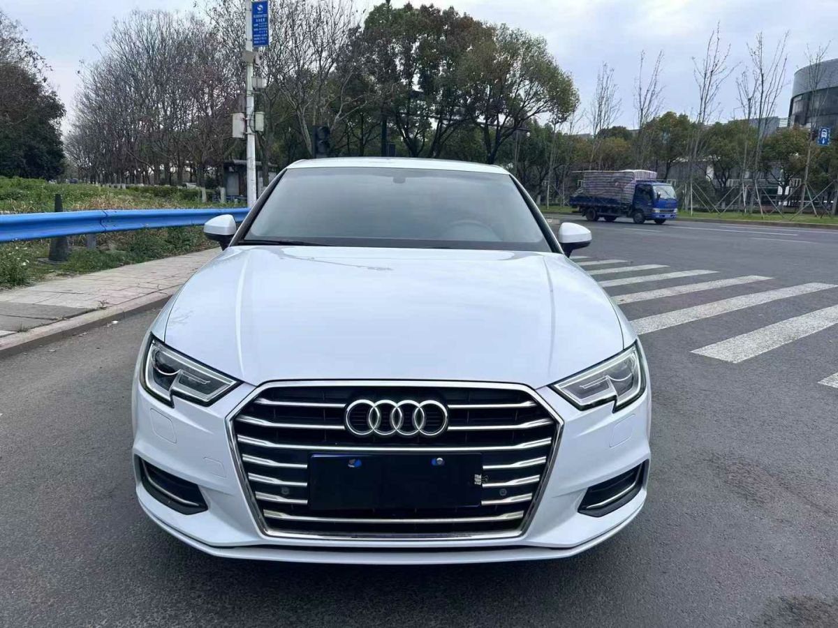 奧迪 奧迪A3  2019款 A3 35TFSI Limousine時(shí)尚型圖片