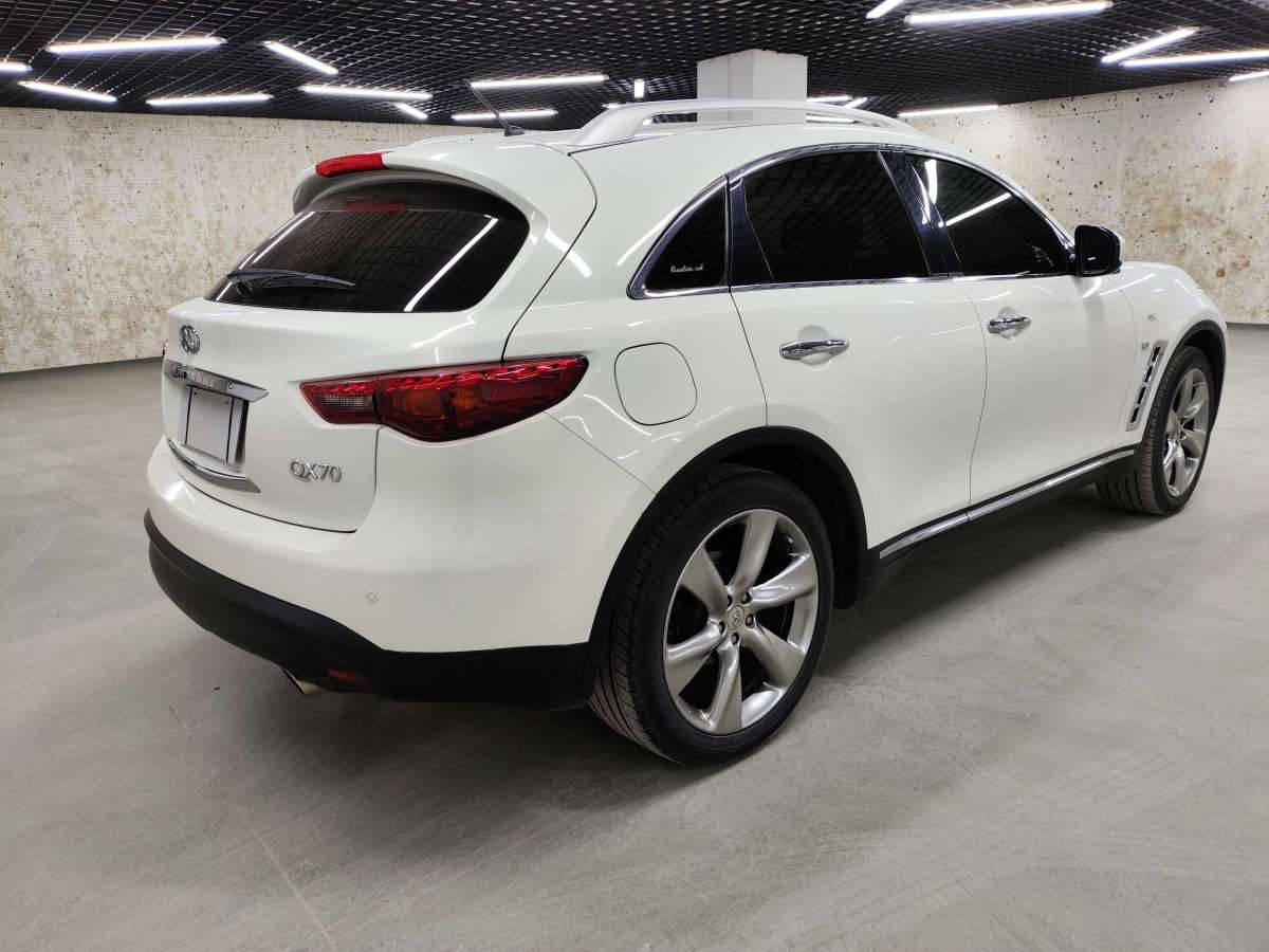 英菲尼迪 QX70  2013款 3.7L 標(biāo)準(zhǔn)版圖片