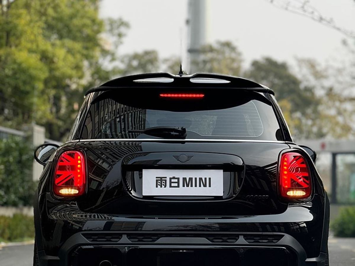 MINI MINI  2022款 1.5T COOPER 黑標(biāo)特別版圖片