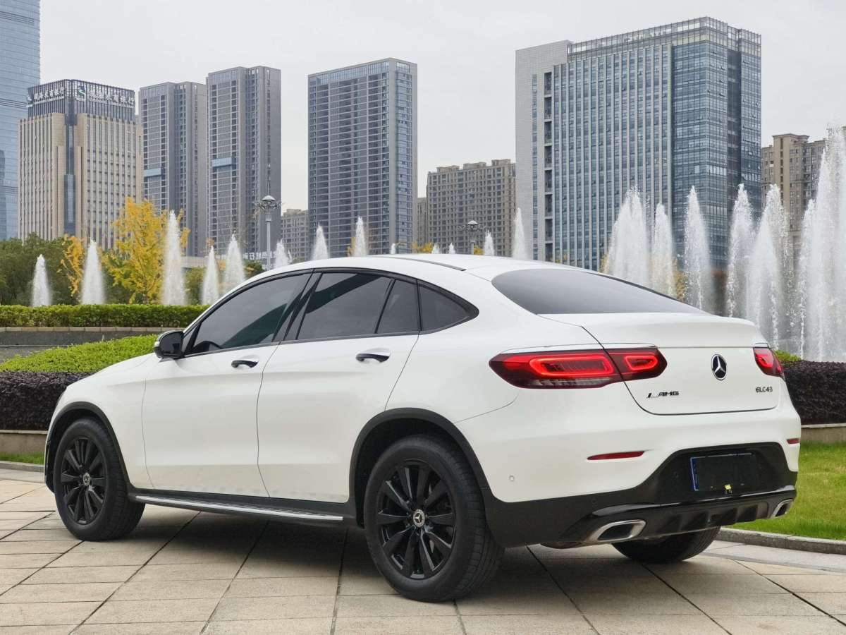 奔馳 奔馳GLC  2022款 改款 GLC 260 4MATIC 轎跑SUV圖片