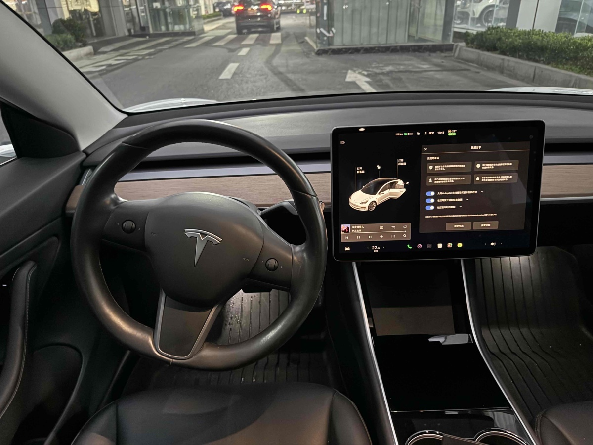 特斯拉 Model 3  2019款 長(zhǎng)續(xù)航全輪驅(qū)動(dòng)版圖片