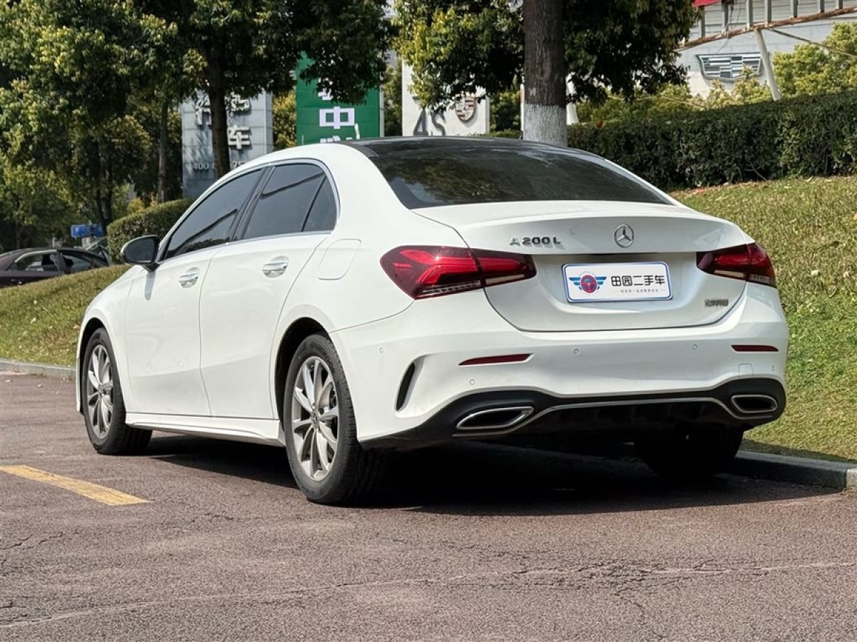 奔馳 奔馳A級  2021款 A 200 L 運動轎車時尚型圖片