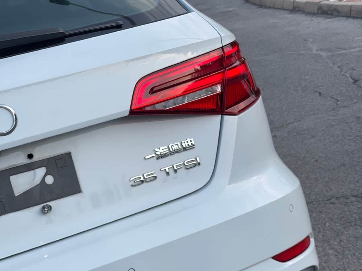 奧迪 奧迪A3  2017款 Sportback 35 TFSI 運(yùn)動(dòng)型圖片
