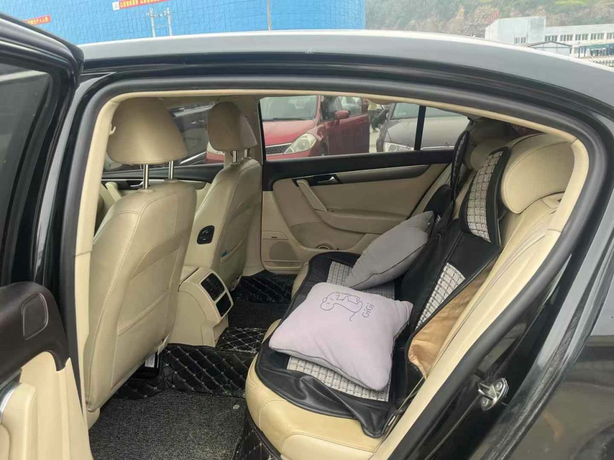 大眾 輝騰  2014款 3.0L 商務(wù)型圖片