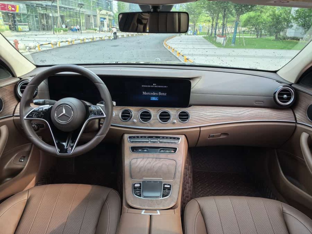 奔馳 奔馳E級(jí)  2021款 改款 E 300 L 時(shí)尚型圖片