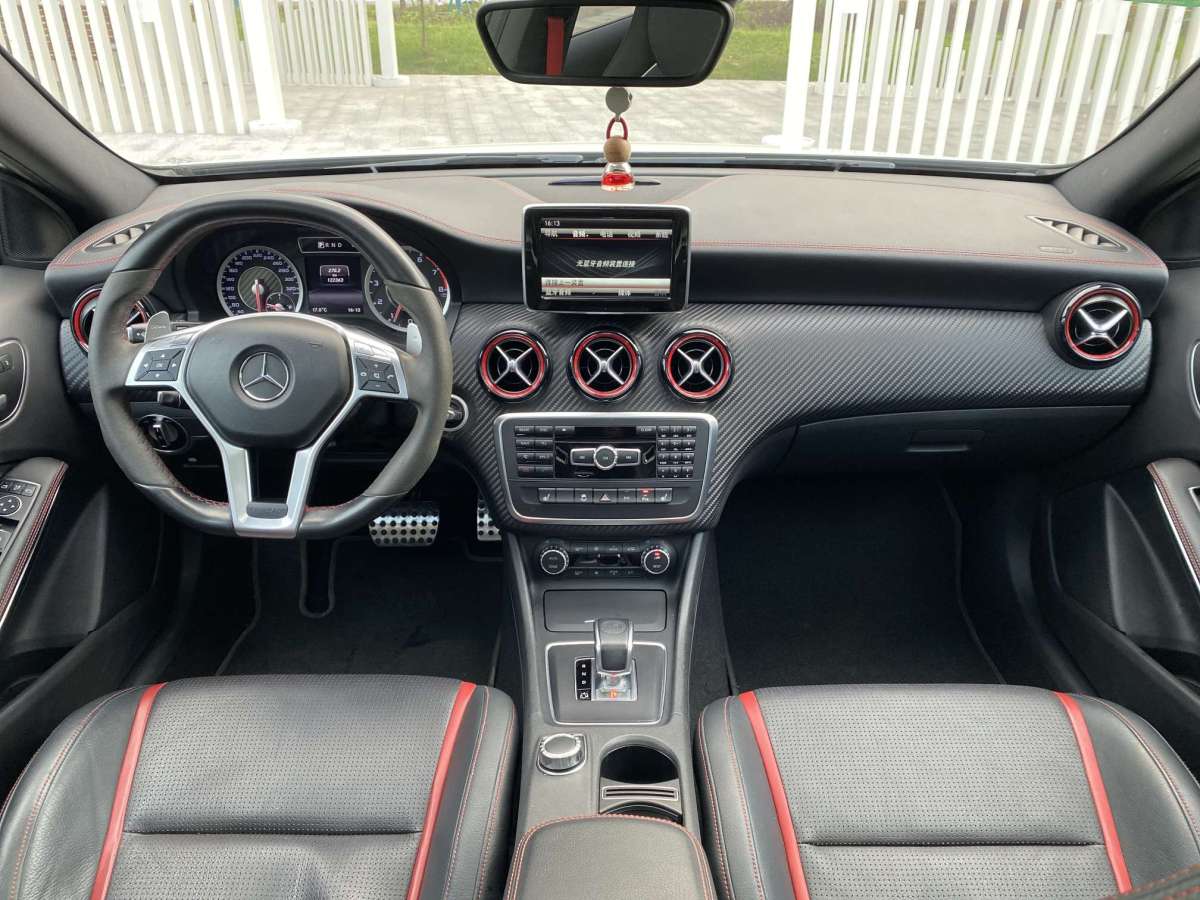 奔驰 奔驰A级AMG  2014款 AMG A 45 4MATIC图片