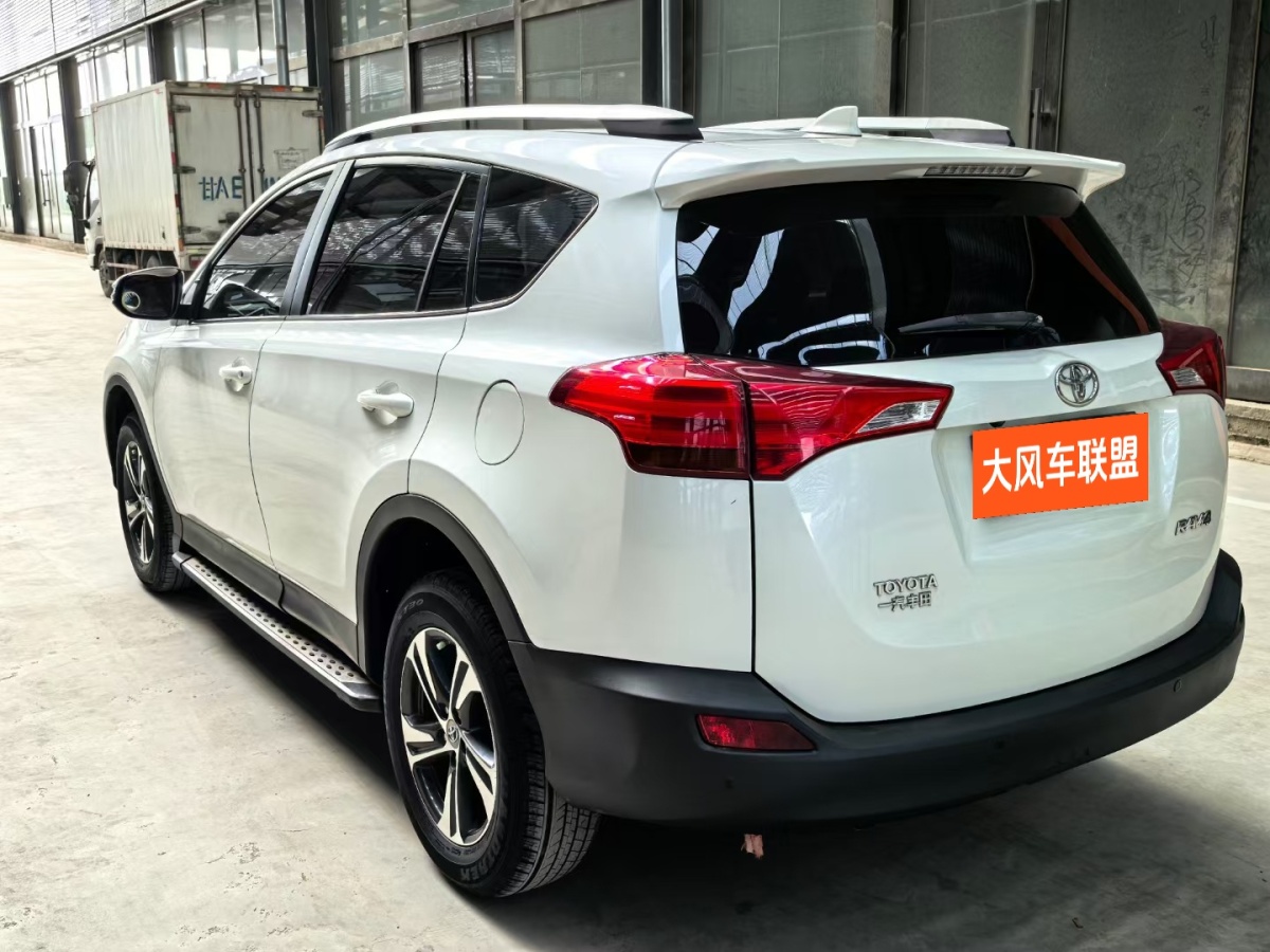 豐田 RAV4  2018款 榮放 2.0L CVT兩驅(qū)風(fēng)尚版圖片