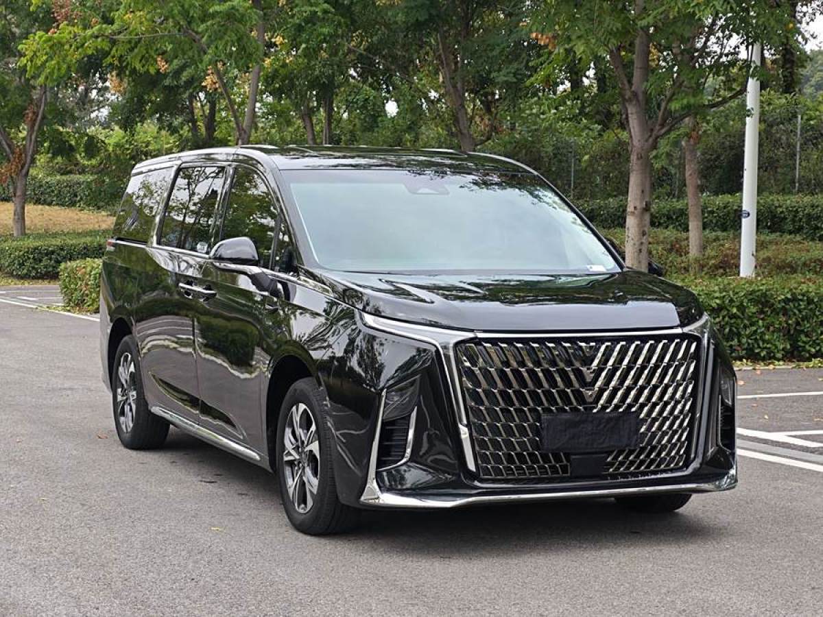 2022年9月上汽大通 上汽大通MAXUS G90  2022款 2.0T 星河七座版