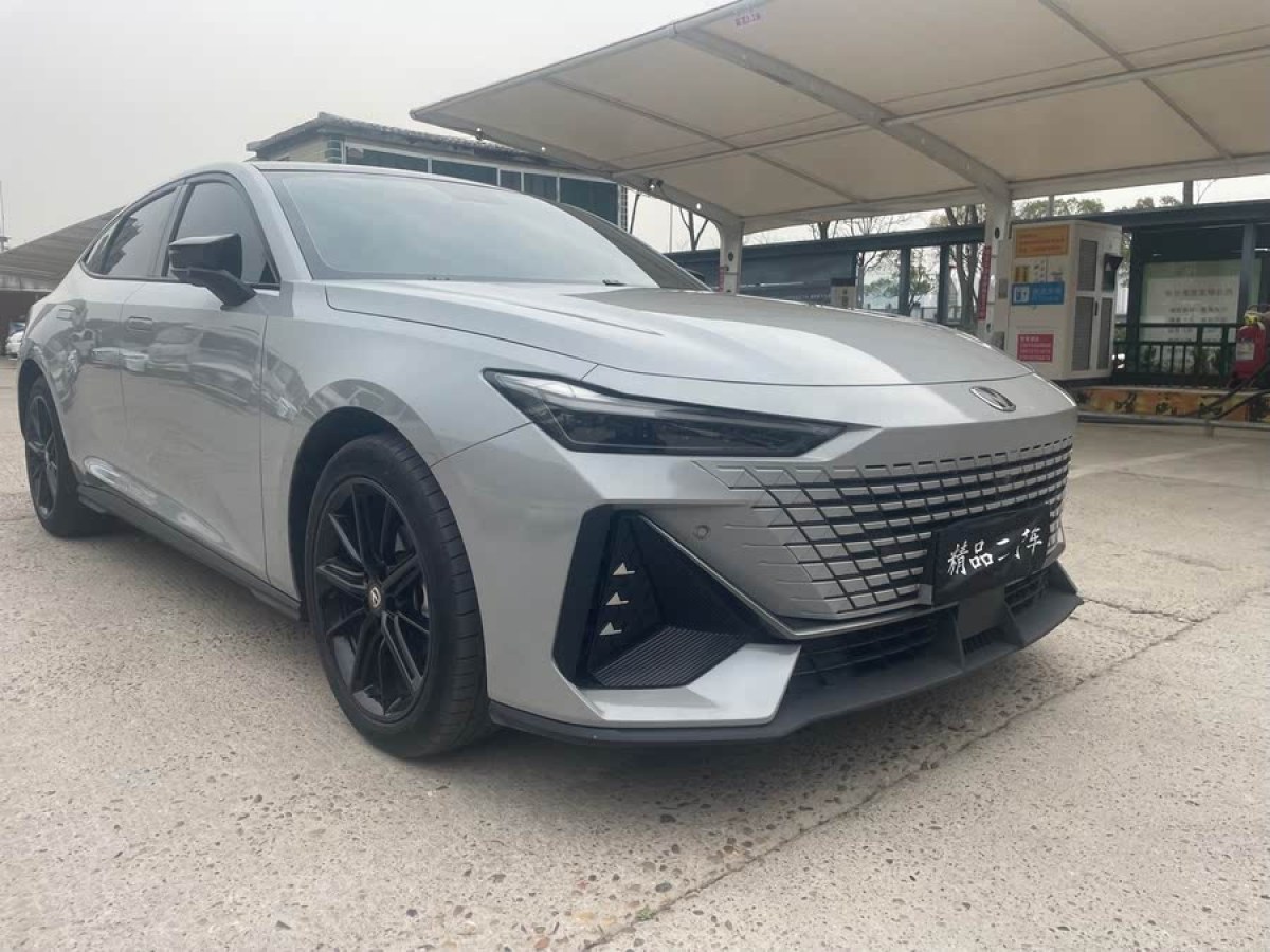 長(zhǎng)安 長(zhǎng)安UNI-V  2022款 1.5T 智慧領(lǐng)航型圖片