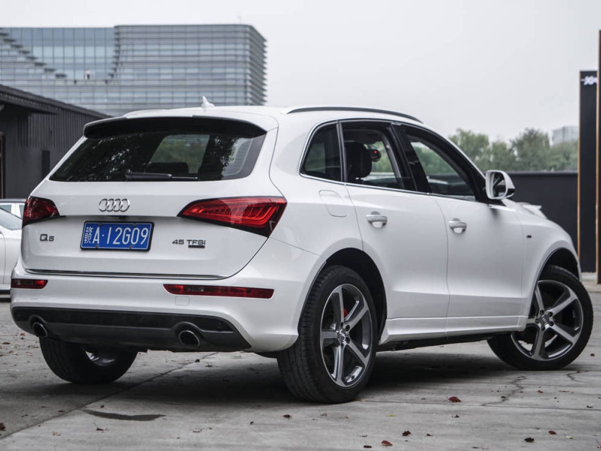 奧迪 奧迪Q5  2013款 45 TFSI quattro 運(yùn)動(dòng)型圖片