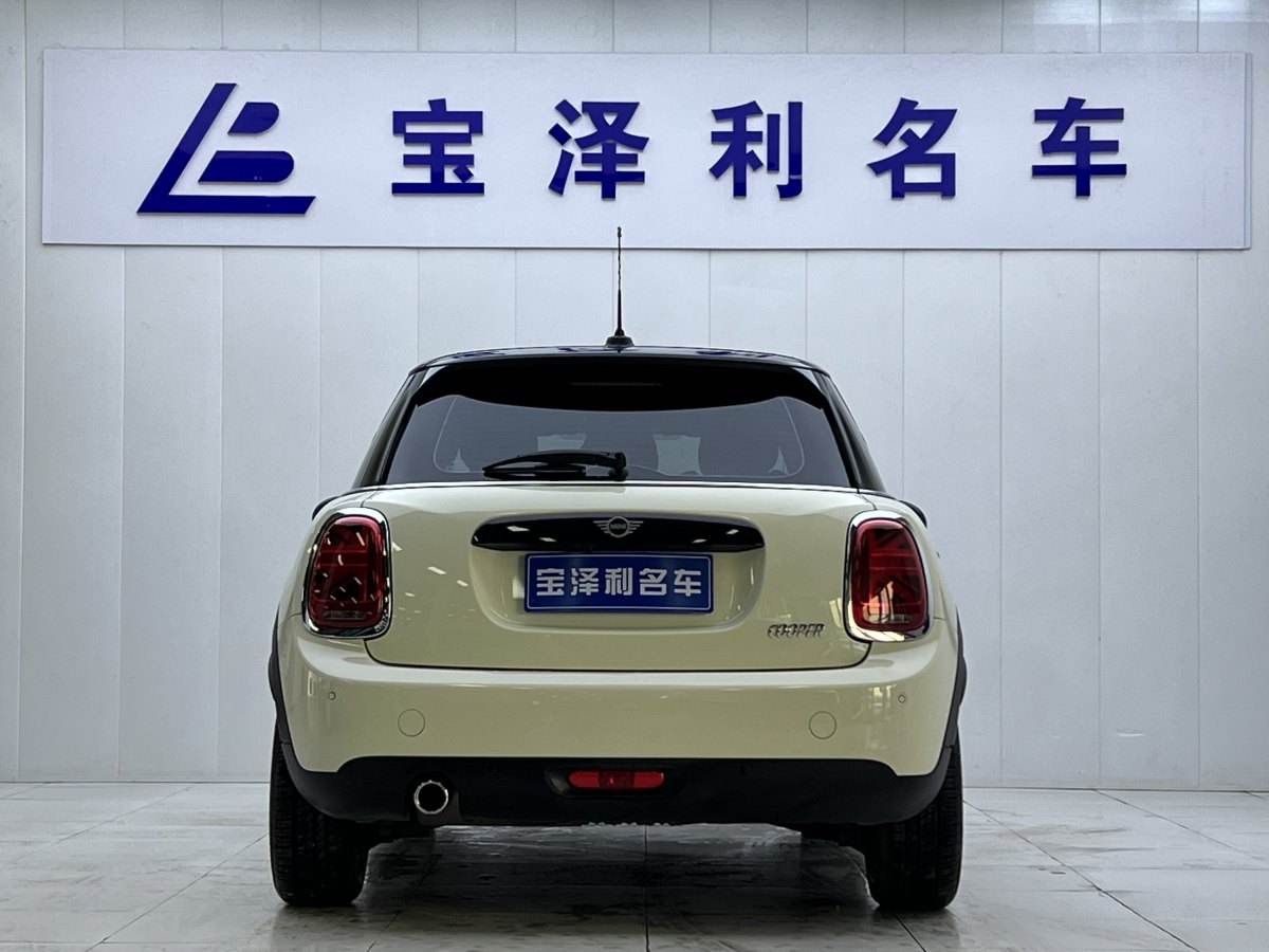 2019年10月MINI MINI  2018款 1.5T COOPER 經(jīng)典派 五門版