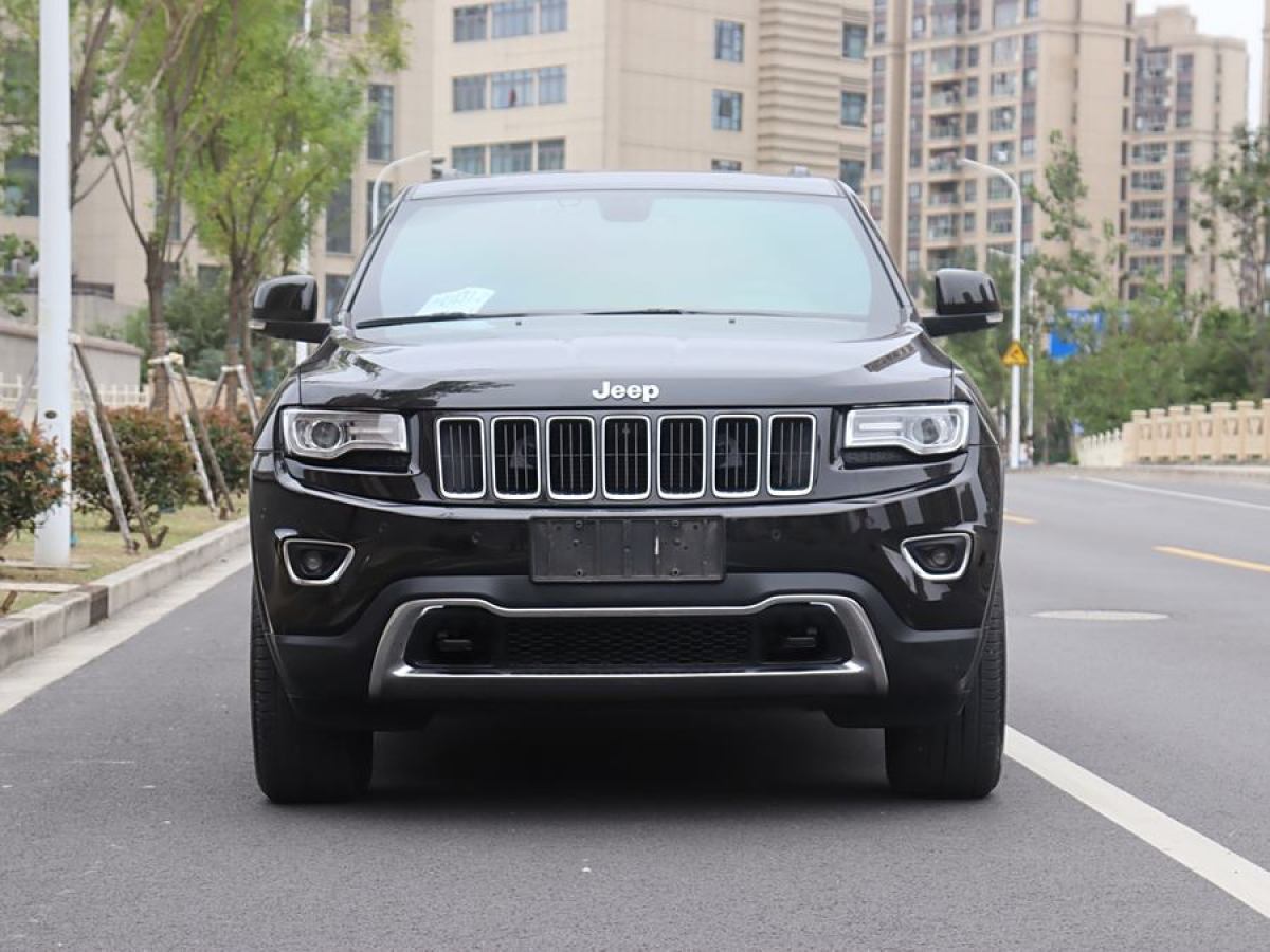 2016年9月Jeep 大切諾基  2015款 3.0L 精英導(dǎo)航版