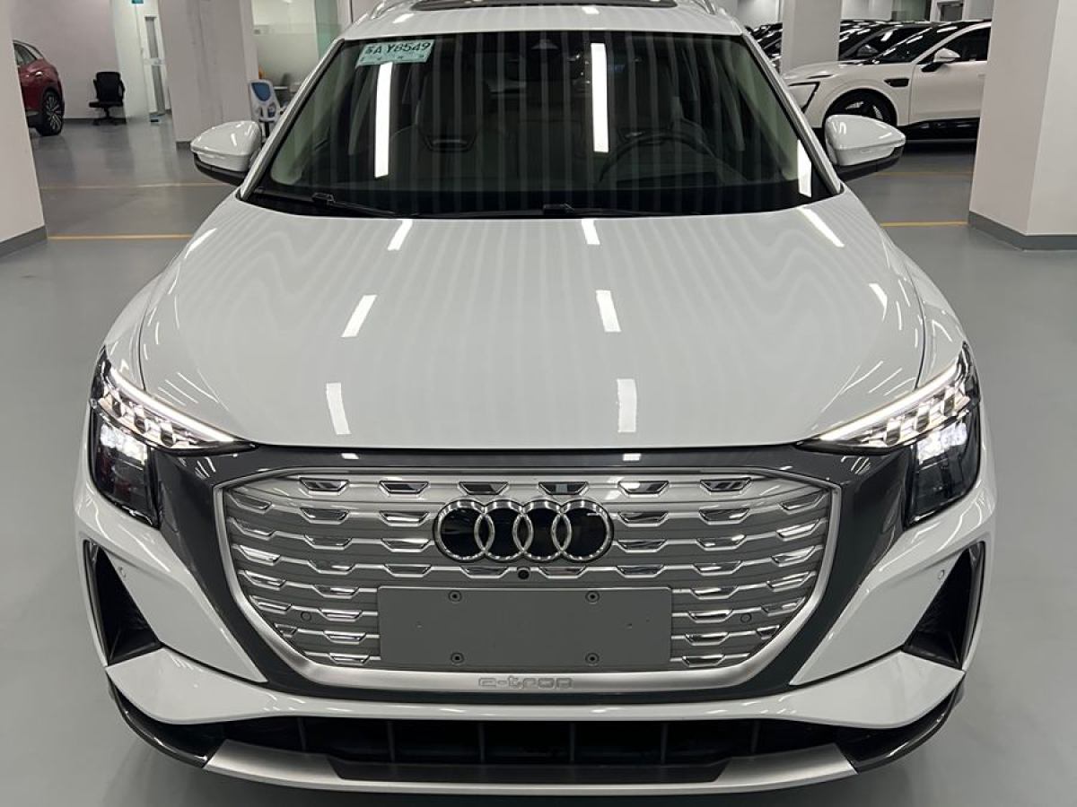 奧迪 奧迪Q5 e-tron  2022款 40 e-tron 星耀型 錦衣套裝圖片