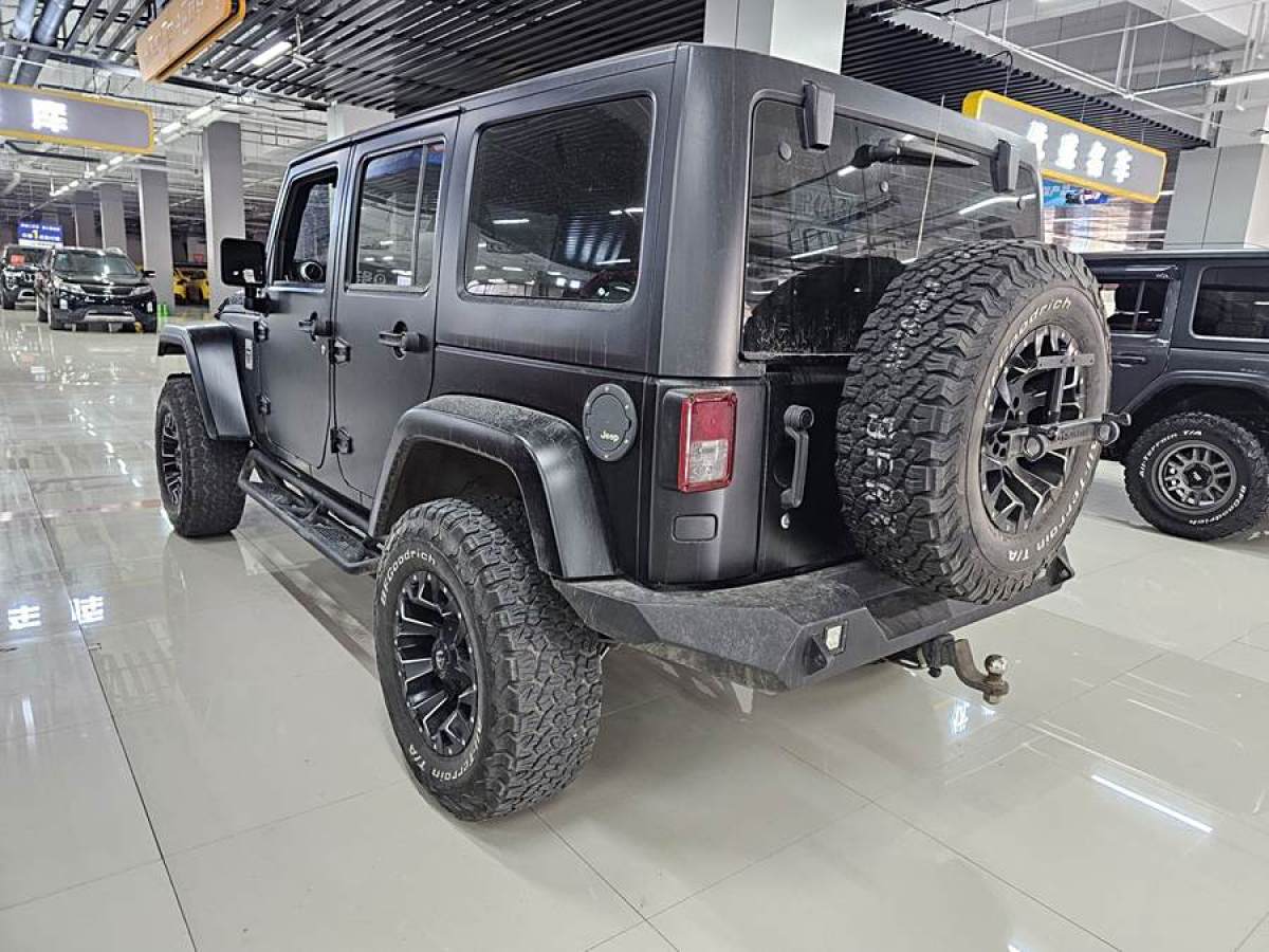 Jeep 牧馬人  2017款 3.0L Sahara 四門舒享版圖片